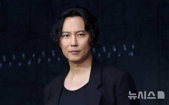 [서울=뉴시스] 김혜진 기자 = 배우 김남길이 22일 오전 서울 마포구 호텔 나루에서 열린 넷플릭스 시리즈 '트리거'(감독 권오승) 제작발표회에서 포즈를 취하고 있다. 2025.07.22. jini@newsis.com