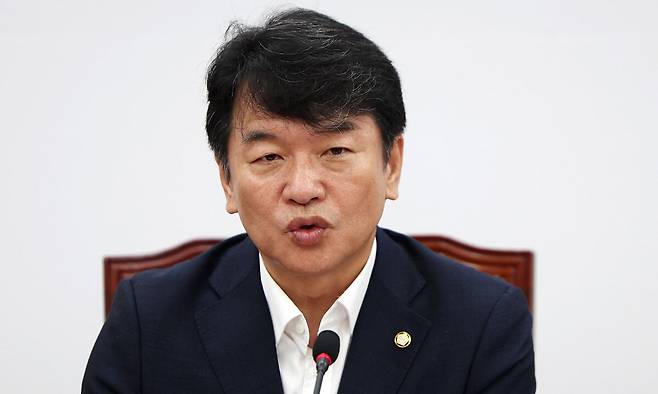 문진석 더불어민주당 원내운영수석부대표가 22일&nbsp;서울 여의도 국회에서 열린 원내대책회의에서 발언하고 있다. 뉴시스