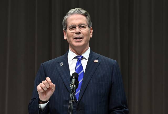 스콧 베선트 미 재무장관이 지난 19일(현지 시간) 일본 오사카를 방문해 발언하고 있다. EPA연합뉴스