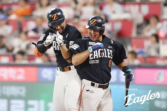 ▲ 루이스 리베라토와 노시환(왼쪽부터). 후반기 한화 이글스 공격을 이끌고 있다 ⓒ 한화 이글스