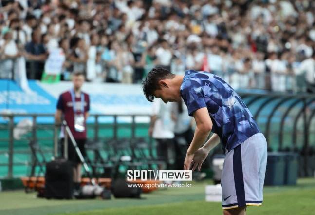 ▲ 이번 여름 손흥민을 향한 다양한 루머가 쏟아지고 있다. 손흥민이 토트넘에서 학수고대하던 우승 숙원을 푼 지금 계약이 1년밖에 남지 않다보니 이적설이 줄을 잇고 있다. 토트넘에서 모든 일을 해냈다는 손흥민을 향해 새로운 도전의 장을 마련해주려는 해외리그 팀들의 관심과 함께 두둑한 이적료를 손에 넣으려는 토트넘의 바람이 맞아떨어지는 모양새다.&nbsp;ⓒ 곽혜미 기자