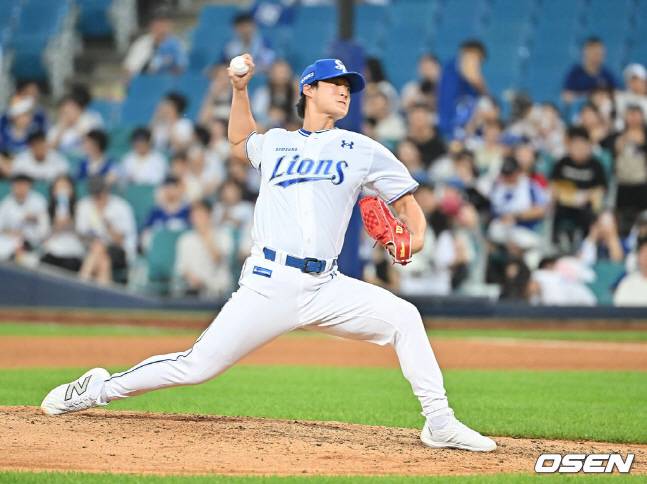 9회초 등판해 역투를 펼치는 이호성.