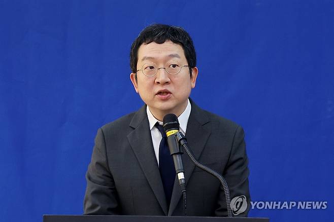 브리핑 하는 해병특검 정민영 특검보 (서울=연합뉴스) 임화영 기자 = 정민영 특검보가 7일 서울 서초구 순직해병특검팀 브리핑룸에서 관련 브리핑을 하고 있다. 2025.7.18 hwayoung7@yna.co.kr