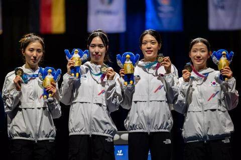 U대회 여자 플뢰레 단체전 우승한 모별이(왼쪽부터), 김호연, 박지희, 심소은 [대한펜싱협회 제공. 재판매 및 DB 금지]