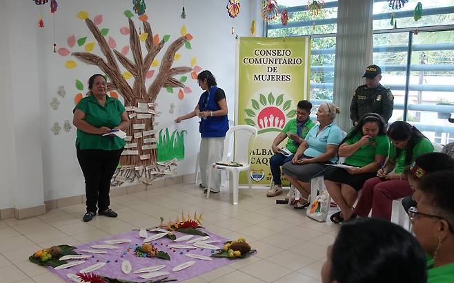 '여성의 집'에서 여성 역량 강화 워크숍 콜롬비아 남부 알바니아시 소재 '여성의 집'에서 지난 7일 내전 등으로 인한 폭력에 노출된 여성의 역량을 강화하는 워크숍이 열렸다. [코이카 제공. 재판매 및 DB 금지]