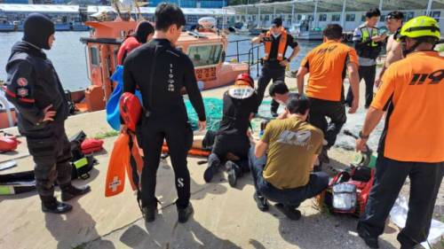 ◇23일 오후 3시30분께 속초시 대포동 설악항 인근 해상에서 30대 남성이 물에 빠졌다. 사진=강원특별자치도소방본부 제공