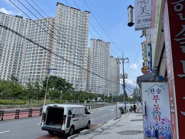 부동산이 밀집해 있는 창원시 성산구 용호동. 23일 한산한 모습이다. /이미지