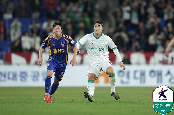 답답한 여름을 보내고 있는 울산과 대전이 맞대결을 펼친다. 두 팀 모두 근래 승리가 없다. (한국프로축구연맹 제공)
