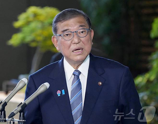 23일 일본 도쿄 총리 관저에서 이시바 시게루 일본 총리가 기자들과 인터뷰를 하고 있다. 이날 일본은 미국과의 무역협상을 마무리했다. 2025.07.23. ⓒ 로이터=뉴스1 ⓒ News1 권영미 기자