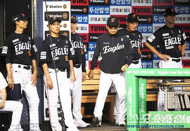 23일 잠실구장에서 열린 두산 베어스와 한화 이글스의 경기. 한화 김경문 감독의 표정이 어둡다. 잠실=박재만 기자 pjm@sportschosun.com/2025.07.23/