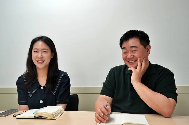 지난 17일 서울시 송파구 롯데마트 본사에서 롯데마트·슈퍼 채소팀 소속 김시은(왼쪽) MD, 홍윤희 MD가 조선비즈와 인터뷰하고 있다. /롯데마트 제공