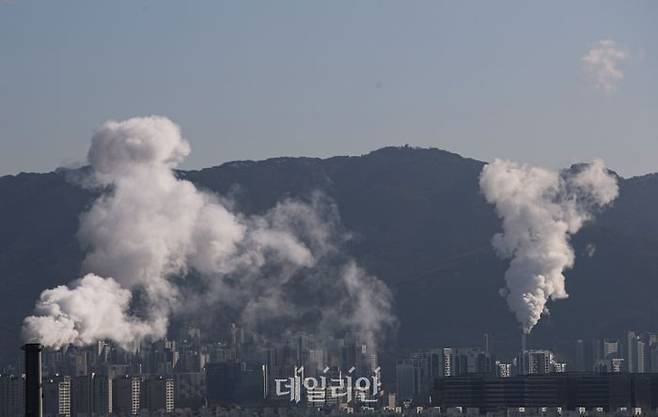 서울 시내 화력발전소 굴뚝에서 수증기가 뿜어져 나오고 있다(기사 내용과 관계 없음).ⓒ뉴시스