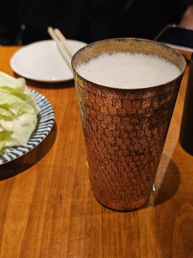 모츠나베에 생맥주 먹고 마셔요.jpg