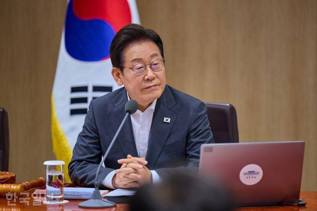 이재명 대통령이 22일 서울 용산 대통령실 청사에서 국무회의를 주재하고 있다. 대통령실 제공