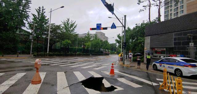 싱크홀. 한국일보 자료사진