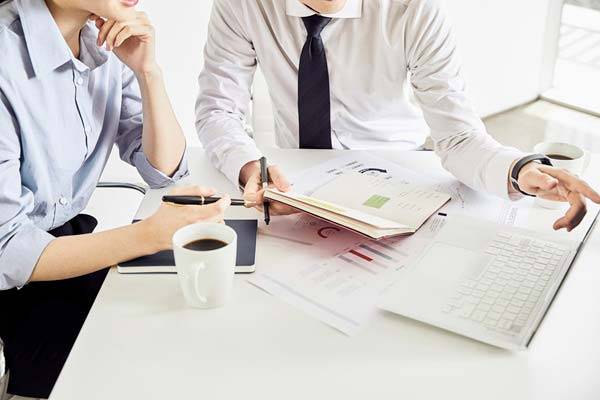 임금 감소 없는 주 4일제가 직무 만족도를 높이고 번아웃을 줄이며, 정신적·신체적 건강까지 개선하는 데 효과적이라는 연구 결과가 나왔다./사진=클립아트코리아