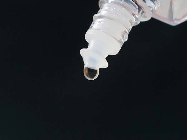 멘톨 성분이 함유된 인공눈물을 반복적으로 사용할 경우, 눈 건강에 악영향을 줄 수 있어 주의가 필요하다./사진=게티이미지뱅크