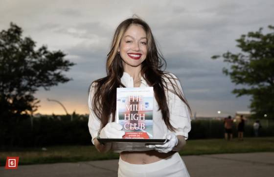 7년간 전용기 승무원으로 일한 경험담을 출간한 다니엘 스타이론. 뉴욕 포스트 홈페이지 캡처