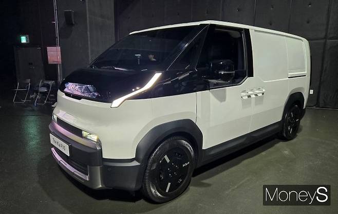 기아가 글로벌 불확실성 속에서도 미래 전략 차종으로 선정한 전기차와 PBV에 대한 투자를 확대하고 있다. /사진=김이재 기자