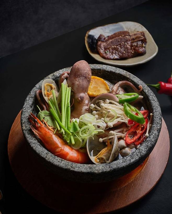 그랜드 하얏트 인천 '레스토랑 8'의 '써머 스페셜' 중 '연포탕과 LA갈비' *재판매 및 DB 금지