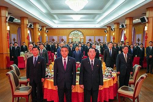 북중우호조약 64주년 연회 (서울·베이징=연합뉴스)  북한과 중국 관계가 회복 조짐을 보이는 가운데 9일 평양에서 북중우호조약 체결 64주년 기념 연회가 열렸다.     조선중앙통신은 10일 조약 체결 64돌에 즈음해 북한주재 중국대사관이 전날 연회를 마련했다고 보도했다. 사진은 9일 평양에서 열린 북중우호조약 체결 64주년 기념 연회. 2025.7.10  [주북 중국대사관 제공. 재판매 및 DB 금지] photo@yna.co.kr