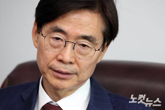 국민의힘 조경태 의원이 21일 서울 여의도 국회 의원회관에서 CBS노컷뉴스와 인터뷰를 하고 있다. 윤창원 기자