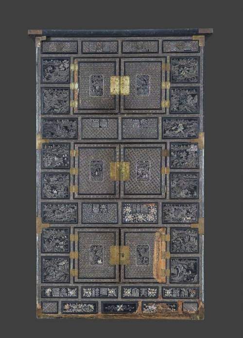 나전산수무늬삼층장 국가유산청 제공