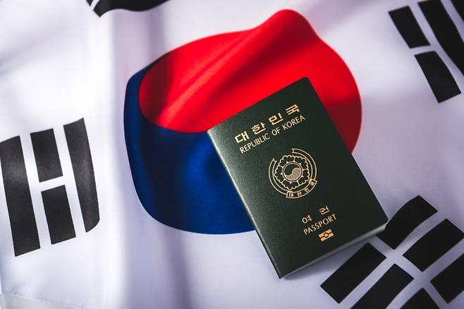한국의 여권 이미지. 아이클릭아트