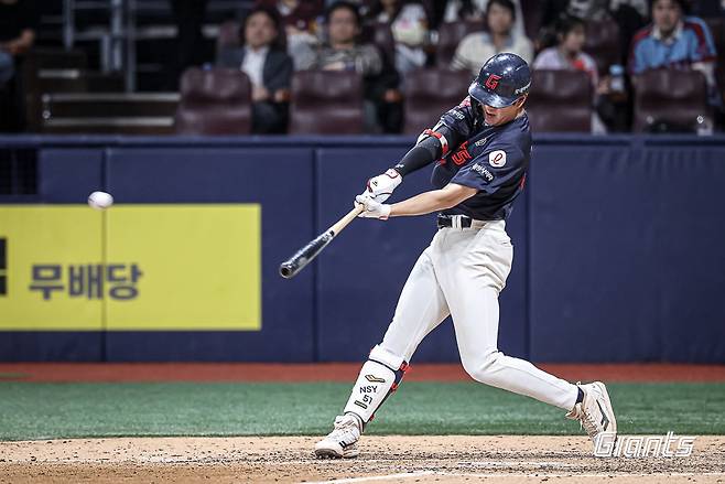 2017년 이후 8년 만의 포스트시즌 진출을 노리는 롯데로선 타선의 키를 쥔 중심타자 나승엽이 하루빨리 타격감을 회복하길 바라고 있다. 사진제공｜롯데 자이언츠