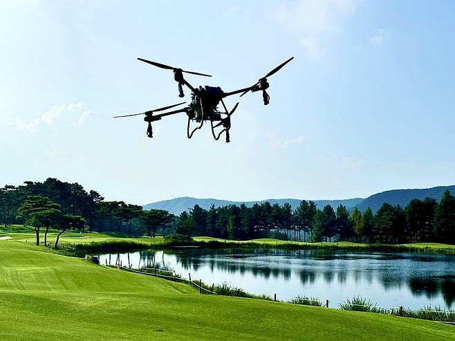 아시아나CC 드론 방제 모습