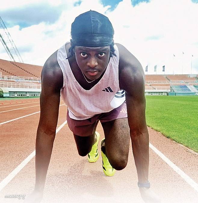 비웨사 다니엘 가사마가 지난 21일 안산와스타디움에서 스타트 자세를 취하고 있다. 김세훈 기자