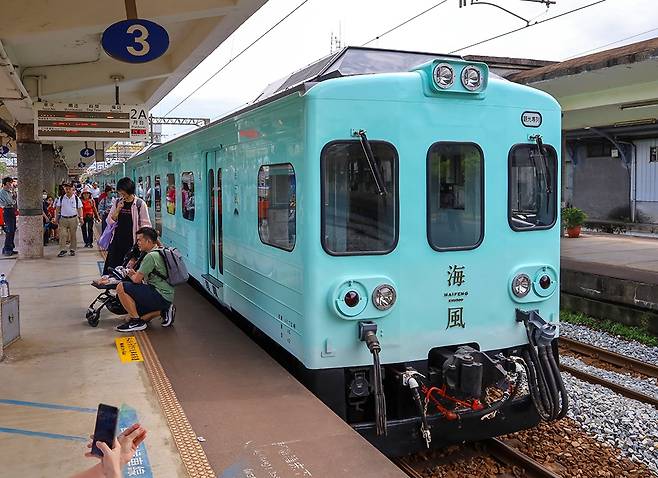 최근 운행을 시작한 대만의 디저트 열차 '하이펑' [사진/권혁창 기자]