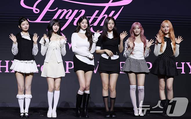 걸그룹 아이브(IVE)의 레이(왼쪽부터), 가을, 장원영, 안유진, 리즈, 이서 2025.2.3/뉴스1 ⓒ News1 김진환 기자