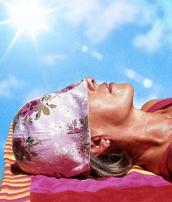 여러 성분으로 구성된 다양한 합성 화학 물질로 만들어진 현대의 자외선 차단제는 100여 년 전 초기 제품보다 자외선 흡수 능력이 훨씬 뛰어나다