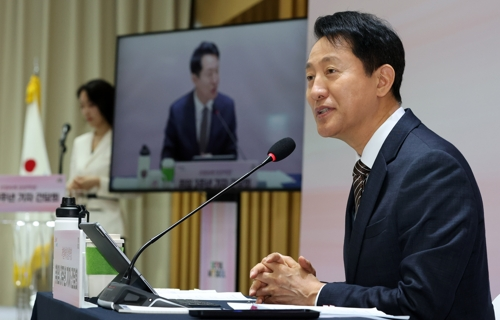 오세훈 서울시장이 16일 서울 중구 서울시청에서 열린 ‘민선 8기 3주년 기자간담회:가열차게 일상혁명’에서 인사말을 하고 있다.  [공동취재=연합뉴스]