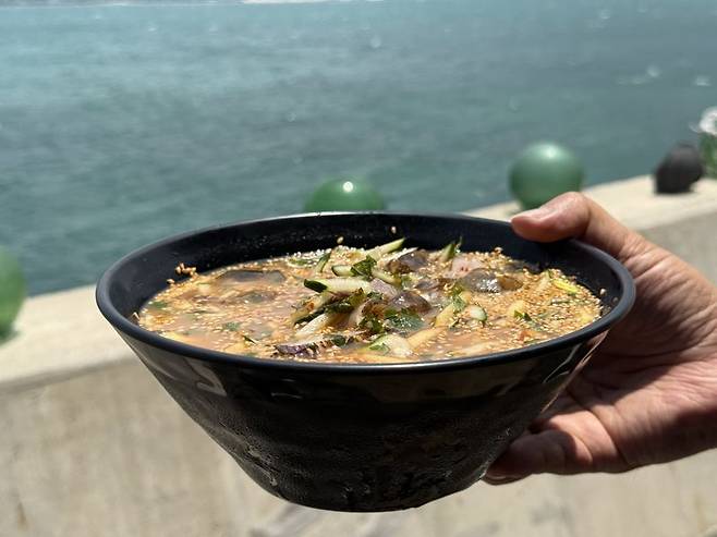 비양도에서 맛볼 수 있는 자리돔물회