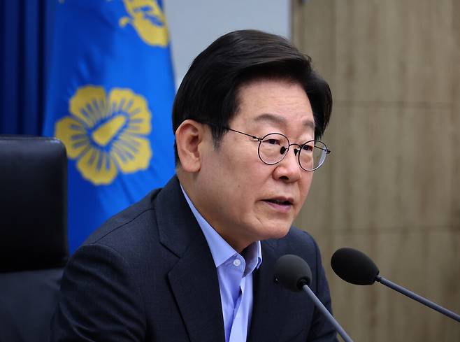 이재명 대통령이 24일 서울 용산 대통령실 청사에서 열린 4차 수석·보좌관 회의에서 발언하고 있다. 대통령실사진기자단