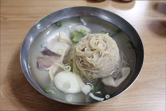 Pyongyang naengmyeon (Jinmi Pyongyang Naengmyeon)