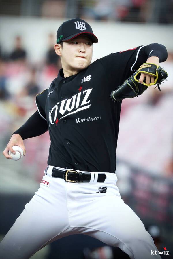 24일 NC전서 전역 복귀 후 첫 선발승을 거둔 배제성. KT 위즈 제공