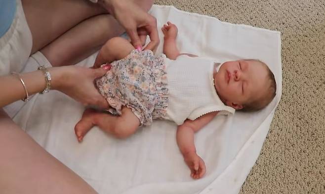 리얼 베이비돌. [사진출처 = 유튜브 채널 ‘메이플’ 영상 캡처]