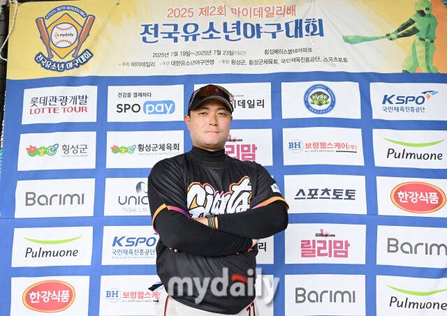 최영수 감독이 일산자이언츠 유소년야구단을 롯데 자이언츠와 샌프란시스코 자이언츠 같은 인기구단으로 키우겠다고 약속했다. /횡성베이스볼테마파크=송일섭 기자