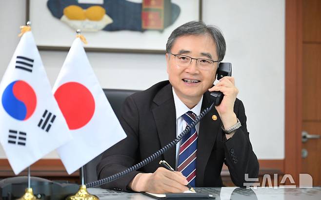 [서울=뉴시스]조현 외교부 장관은 24일 이와야 다케시 일본 외무상과 취임 인사를 겸한 첫 전화 통화를 했다. (사진=외교부 제공) 2025.07.24