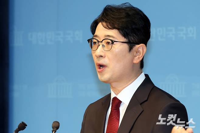 국민의힘 주진우 의원이 24일 서울 여의도 국회 소통관에서 전당대회 당대표 출마선언을 하고 있다. 윤창원 기자