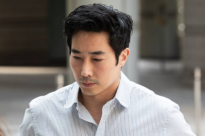‘유튜버 폭행 혐의’ 법정 향하는 이근 전 대위. 연합뉴스