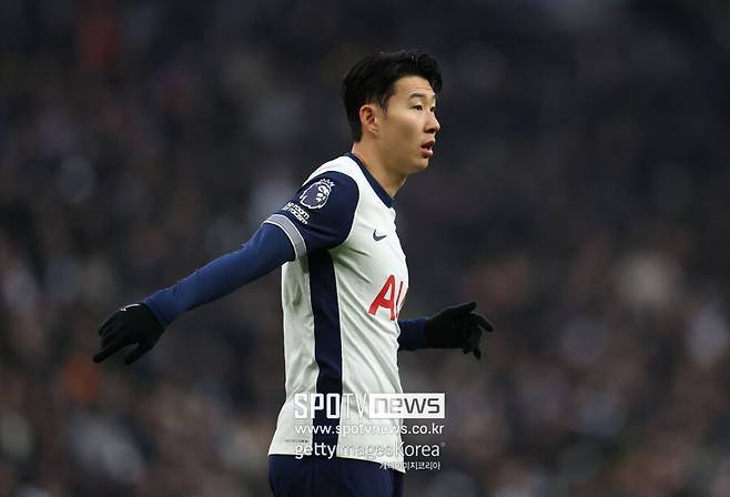 ▲ 유럽 내에서 공신력이 높은 편에 속하는 글로벌 매체 '디 애슬레틱'은 24일(한국시간) "로스엔젤레스FC(LAFC)는 올여름 이적시장에서 토트넘 홋스퍼의 스타 손흥민을 노리고 있다. 손흥민을 향한 LAFC의 관심은 이전에도 보도된 적이 있다. 이제 그들은 손흥민의 영입을 강력히 추진하고 있다. LAFC는 손흥민을 설득할 수 있을 것이라 생각한다"라고 전했다.