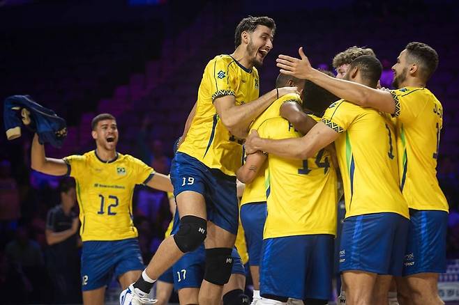 남자배구 강호 브라질 대표팀 선수들  [FIVB 홈피 캡처. 재판매 및 DB 금지]