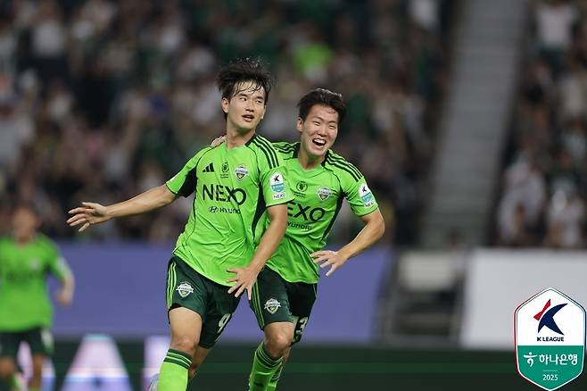 Jeonbuk Hyundai Kim Jin -gyu (left) and Kang Sang -yun (provided by the Korea Professional Football Federation.