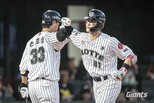 롯데 자이언츠가 25일 열린 KBO리그 사직 KIA 타이거즈전에서 7-4로 이겼다. (롯데 자이언츠 제공)