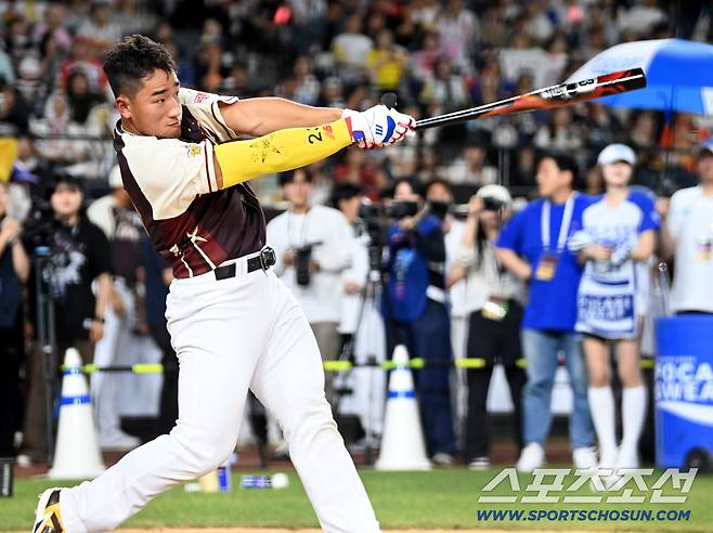 11일 대전 한화생명볼파크에서 열린 2025 KBO 올스타전 홈런 더비, KT 안현민이 타구를 날리고 있다. 대전=허상욱 기자wook@sportschosun.com/2025.07.11/