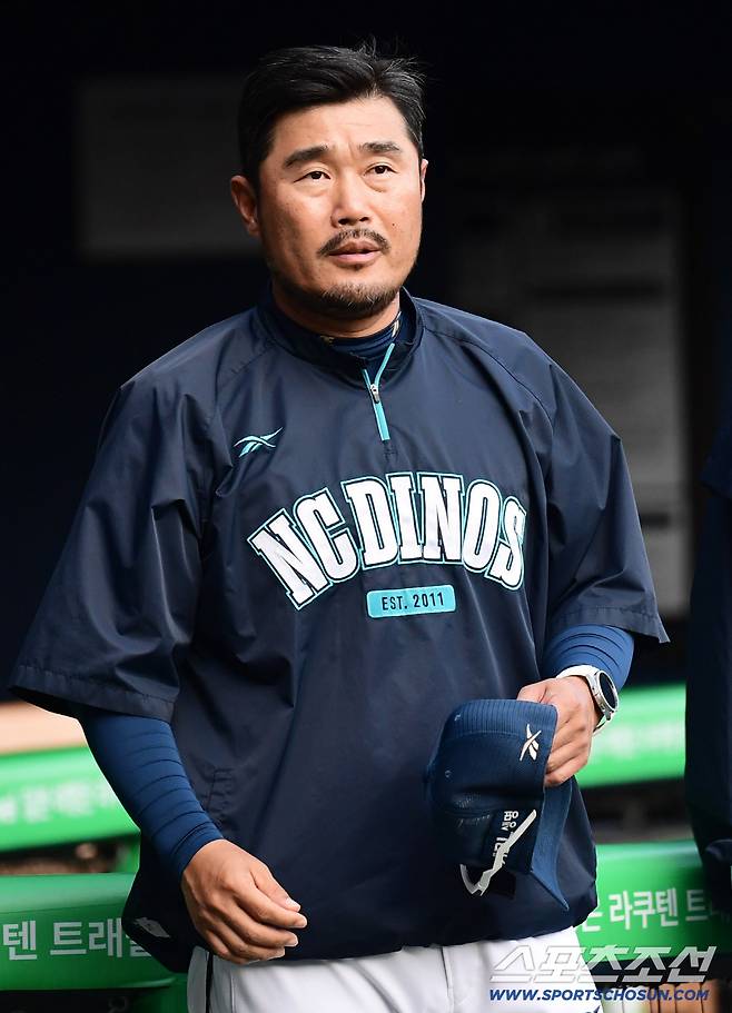 17일 잠실구장에서 열린 LG와 NC의 경기. 경기 준비하는 NC 이호준 감독. 잠실=송정헌 기자songs@sportschosun.com/2025.06.17/